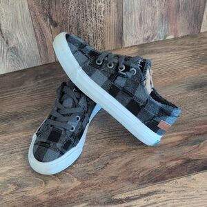 Blowfish Malibu Black and Gray Plaid Low-Top Sneakers 7          AB143